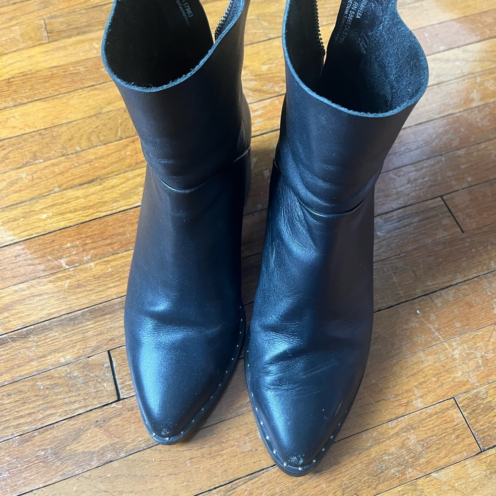 Treasure & Bond Black Pointed Soft Leather Ankle Booties